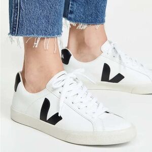 Veja Esplar Leather Sneaker